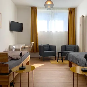 Appartement Alles Komplett - 2 Schlafzimmer, Grosse Kueche, Bad, Keulen